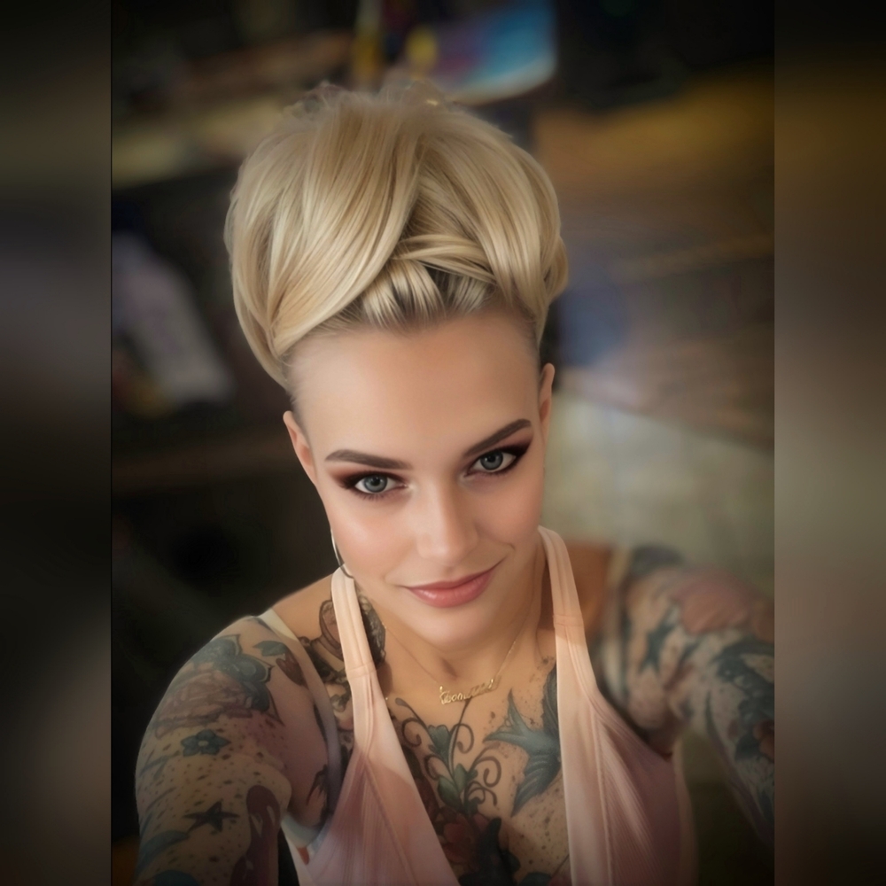 Meet your Posher, Danielle